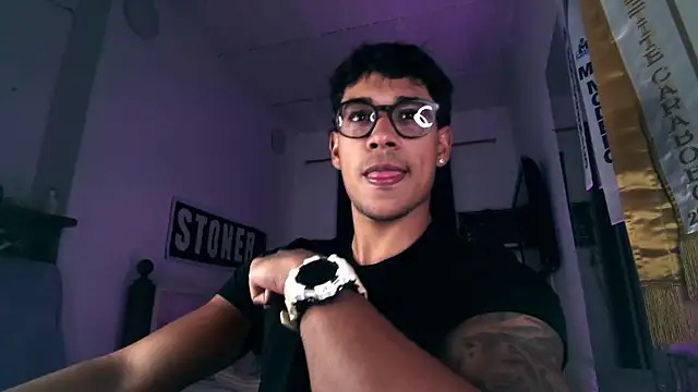 Snapshot of Ryan_x chatting on November 7, 12:10 am Ryan x online show from November 7, 12:10 am