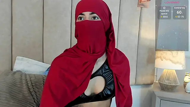 Snapshot of _Zahiira_ chatting on May 12, 11:29 am Zahiira online show from May 12, 11:29 am