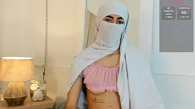 Snapshot of _Zahiira_ chatting on June 3, 11:57 am Zahiira online show from June 3, 11:57 am