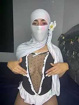 Snapshot of _Zahiira_ chatting on July 26, 1:47 am Zahiira online show from July 26, 1:47 am