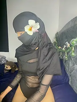 Snapshot of _Zahiira_ chatting on July 28, 12:23 pm Zahiira online show from July 28, 12:23 pm
