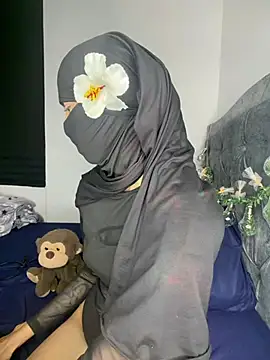 Snapshot of _Zahiira_ chatting on July 28, 12:48 pm Zahiira online show from July 28, 12:48 pm