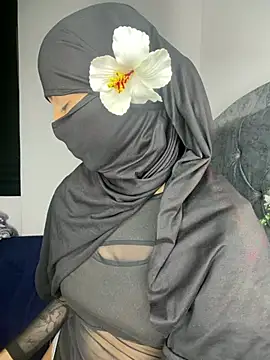 Snapshot of _Zahiira_ chatting on July 28, 3:32 pm Zahiira online show from July 28, 3:32 pm