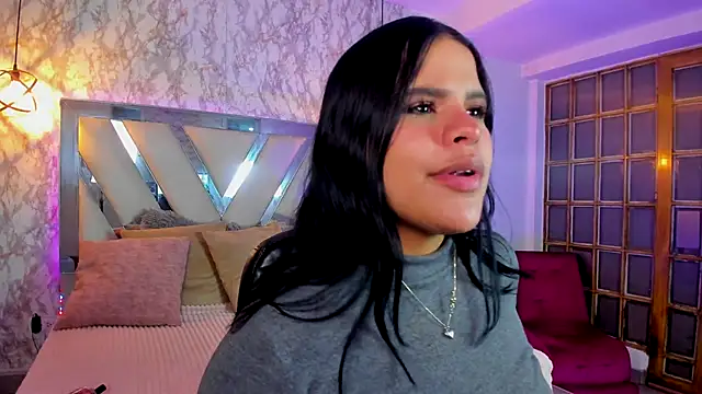 Snapshot of Aisha_poweer chatting on December 1, 2:49 am Aisha poweer online show from December 1, 2:49 am