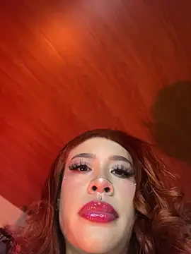Snapshot of ScarlettRusso1 chatting on June 23, 11:03 pm ScarlettRusso1 online show from June 23, 11:03 pm