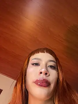 Snapshot of ScarlettRusso1 chatting on June 30, 9:49 pm ScarlettRusso1 online show from June 30, 9:49 pm