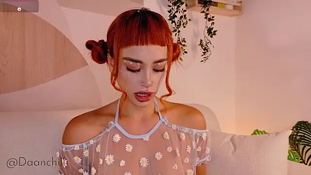 Snapshot of ScarlettRusso1 chatting on August 5, 11:28 pm ScarlettRusso1 online show from August 5, 11:28 pm