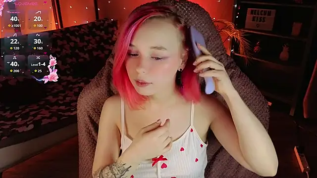 NaomiYoru online show from March 6, 8:38 pm