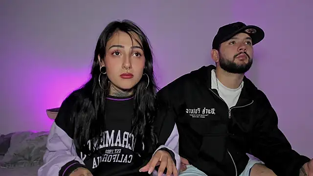 Snapshot of lola_n_apolo chatting on October 23, 12:32 am lola n apolo online show from October 23, 12:32 am