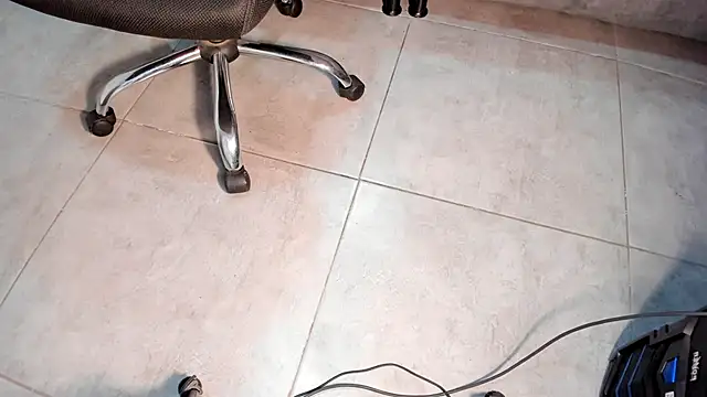 Johan barreto online show from December 4, 5:21 pm