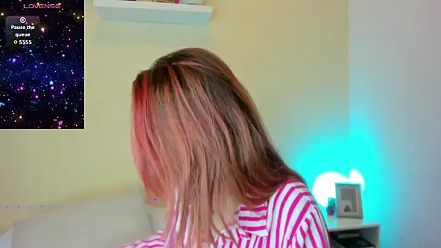 Snapshot of Katty__Rousse chatting on November 12, 10:41 pm Katty Rousse online show from November 12, 10:41 pm