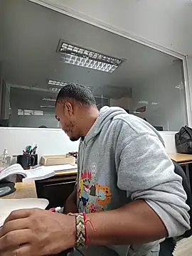 SanChacal5694 online show from March 12, 10:27 pm