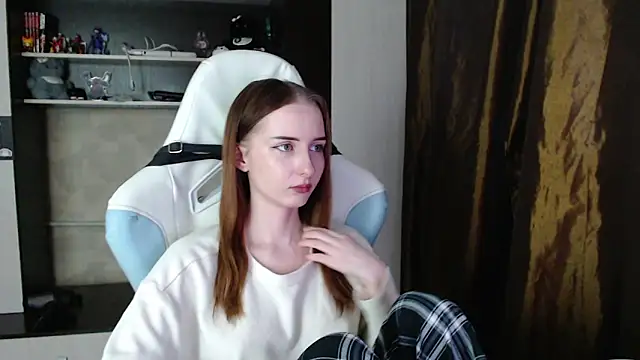 Cutti Crystal online show from March 4, 12:49 am