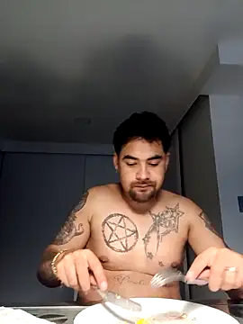 Maximo cum27 online show from March 22, 5:00 am