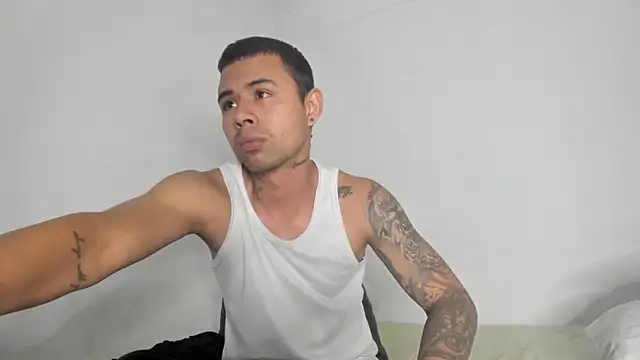  Logan Colton  online show from April 26, 9:12 pm