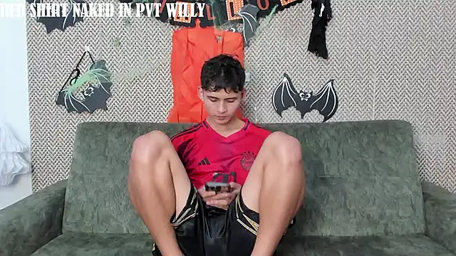 Snapshot of willy_sexxx18 chatting on October 24, 7:43 pm willy sexxx18 online show from October 24, 7:43 pm