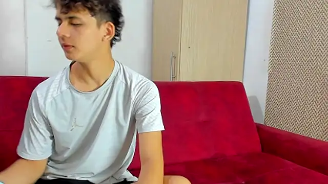 willy sexxx18 online show from April 29, 8:26 pm