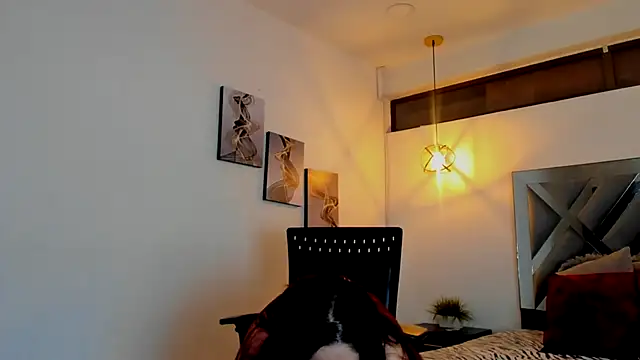 Snapshot of Rossi_ss1 chatting on October 4, 4:10 am Rossi ss1 online show from October 4, 4:10 am