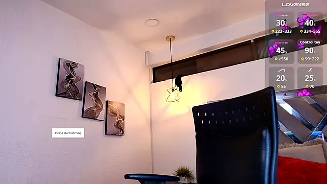 Snapshot of Rossi_ss1 chatting on October 26, 2:28 am Rossi ss1 online show from October 26, 2:28 am