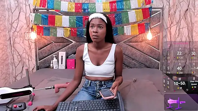 Snapshot of SASHA_BROWNIE__ chatting on June 25, 12:20 pm SASHA BROWNIE online show from June 25, 12:20 pm