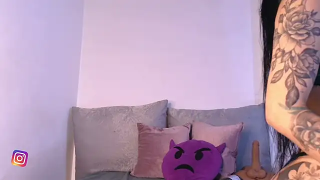 Lilygomezz online show from July 2, 8:42 am