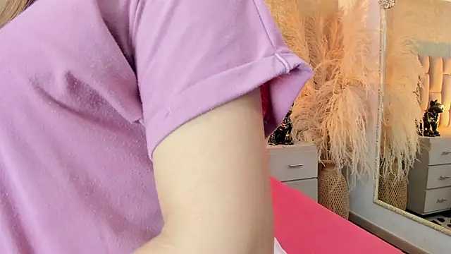 cloesummerr  online show from January 16, 1:15 pm