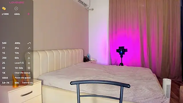 Clarity Yumi online show from November 19, 2:55 am