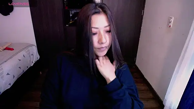 Snapshot of Mia_1120 chatting on May 13, 2:36 pm Mia 1120 online show from May 13, 2:36 pm