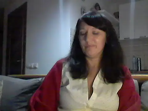 Snapshot of Elena48324 chatting on November 3, 6:31 pm Elena48324 online show from November 3, 6:31 pm