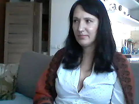 Snapshot of Elena48324 chatting on January 17, 12:10 pm Elena48324 online show from January 17, 12:10 pm
