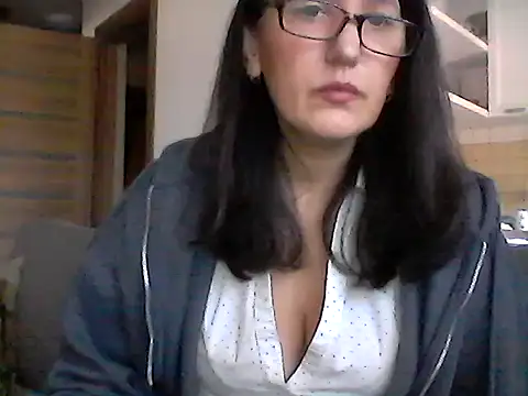 Snapshot of Elena48324 chatting on February 27, 11:10 am Elena48324 online show from February 27, 11:10 am