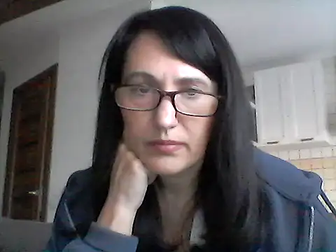 Snapshot of Elena48324 chatting on March 12, 6:30 am Elena48324 online show from March 12, 6:30 am