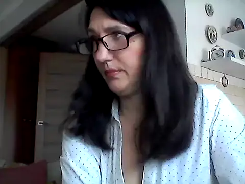 Snapshot of Elena48324 chatting on March 21, 8:19 am Elena48324 online show from March 21, 8:19 am