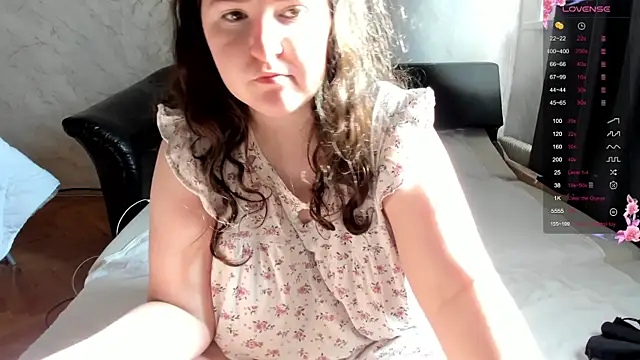 Snapshot of alice_allens chatting on May 17, 4:54 am alice allens online show from May 17, 4:54 am
