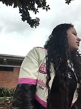 Yaya watson online show from January 8, 5:15 pm