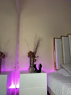 Alexandraa Gomez online show from September 30, 8:25 pm