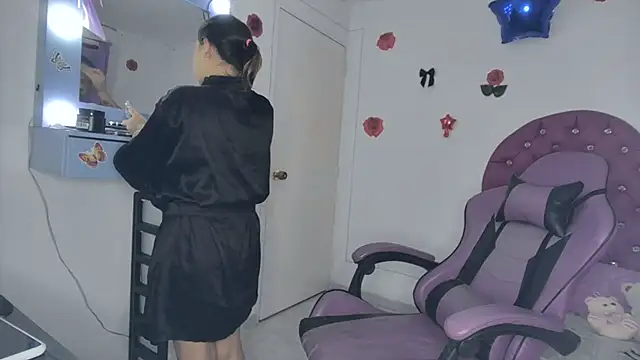 Snapshot of soffy_rosses chatting on July 29, 2:21 am soffy rosses online show from July 29, 2:21 am