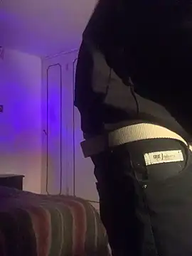 malek xarx  online show from March 8, 2:59 am