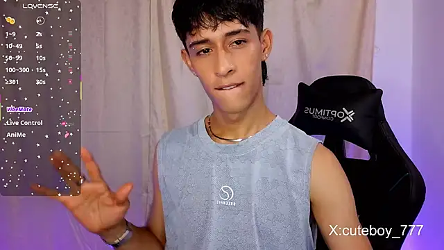 Snapshot of Danny_cute_05 chatting on May 2, 10:26 pm Danny cute 05 online show from May 2, 10:26 pm