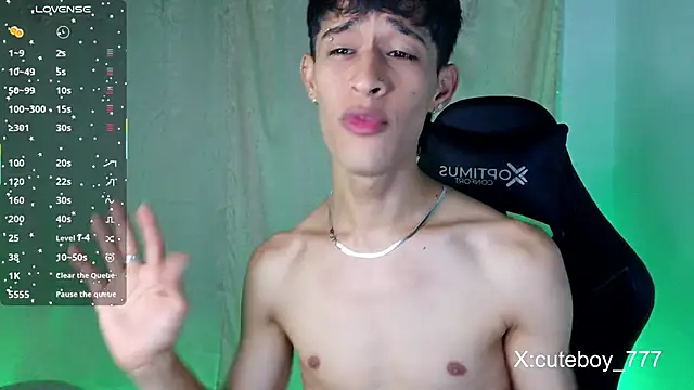Snapshot of Danny_cute_05 chatting on May 4, 11:23 pm Danny cute 05 online show from May 4, 11:23 pm