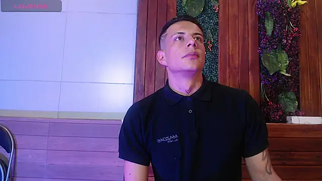 Snapshot of Dustin_Sonne chatting on October 25, 4:20 am Dustin Sonne online show from October 25, 4:20 am