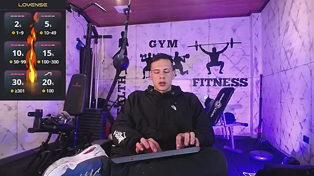 Snapshot of Dustin_Sonne chatting on October 27, 3:32 am Dustin Sonne online show from October 27, 3:32 am