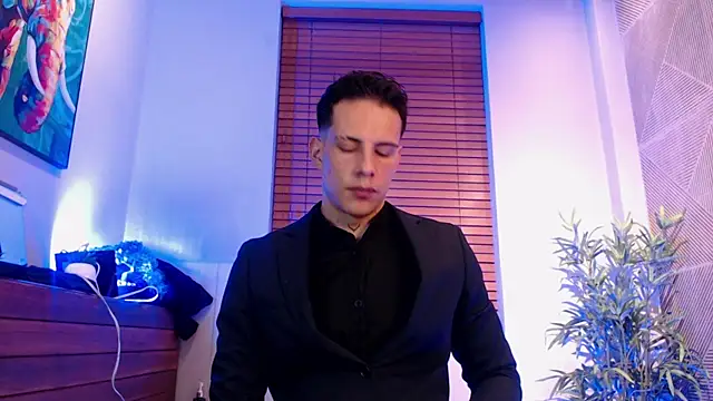 Snapshot of Dustin_Sonne chatting on May 8, 3:45 am Dustin Sonne online show from May 8, 3:45 am