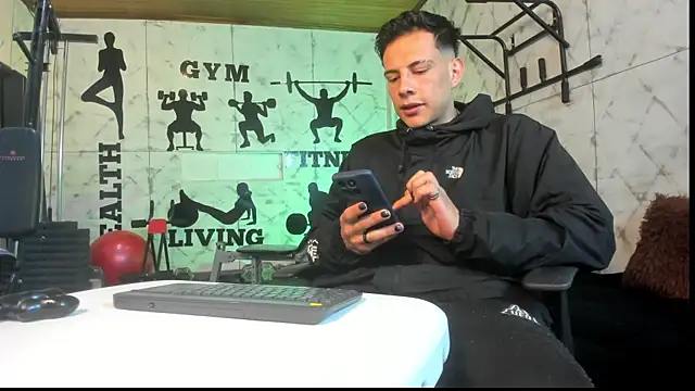 Snapshot of Dustin_Sonne chatting on June 12, 3:38 am Dustin Sonne online show from June 12, 3:38 am