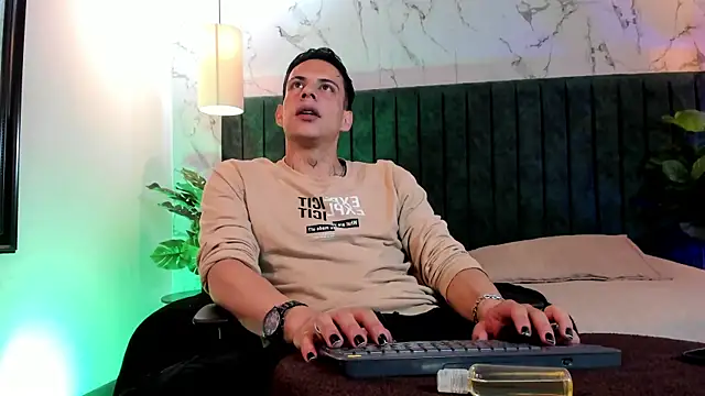 Dustin Sonne online show from July 13, 3:42 am