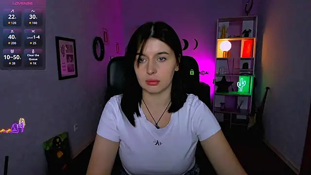 Snapshot of violett_queen12 chatting on September 13, 3:01 pm violett queen12 online show from September 13, 3:01 pm