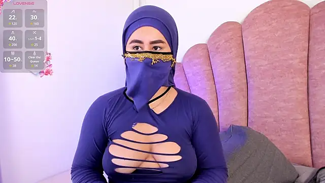 Snapshot of halabi_saha chatting on November 28, 10:51 am halabi saha online show from November 28, 10:51 am