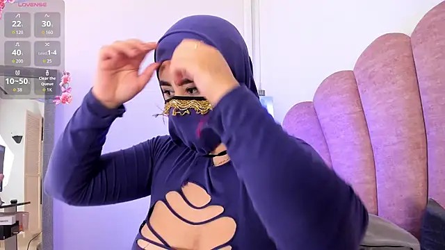 Snapshot of halabi_saha chatting on November 29, 11:02 am halabi saha online show from November 29, 11:02 am