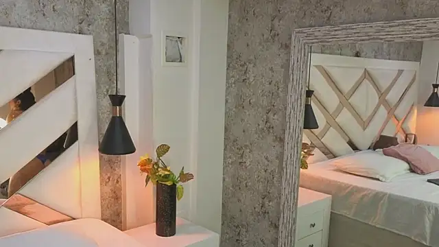 Snapshot of Saara_evans_ chatting on October 15, 7:58 pm Saara evans online show from October 15, 7:58 pm