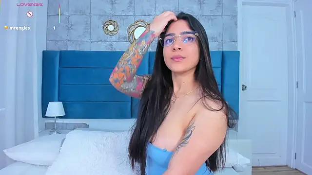 Snapshot of KamilaBetancourt chatting on May 4, 2:57 pm KamilaBetancourt online show from May 4, 2:57 pm